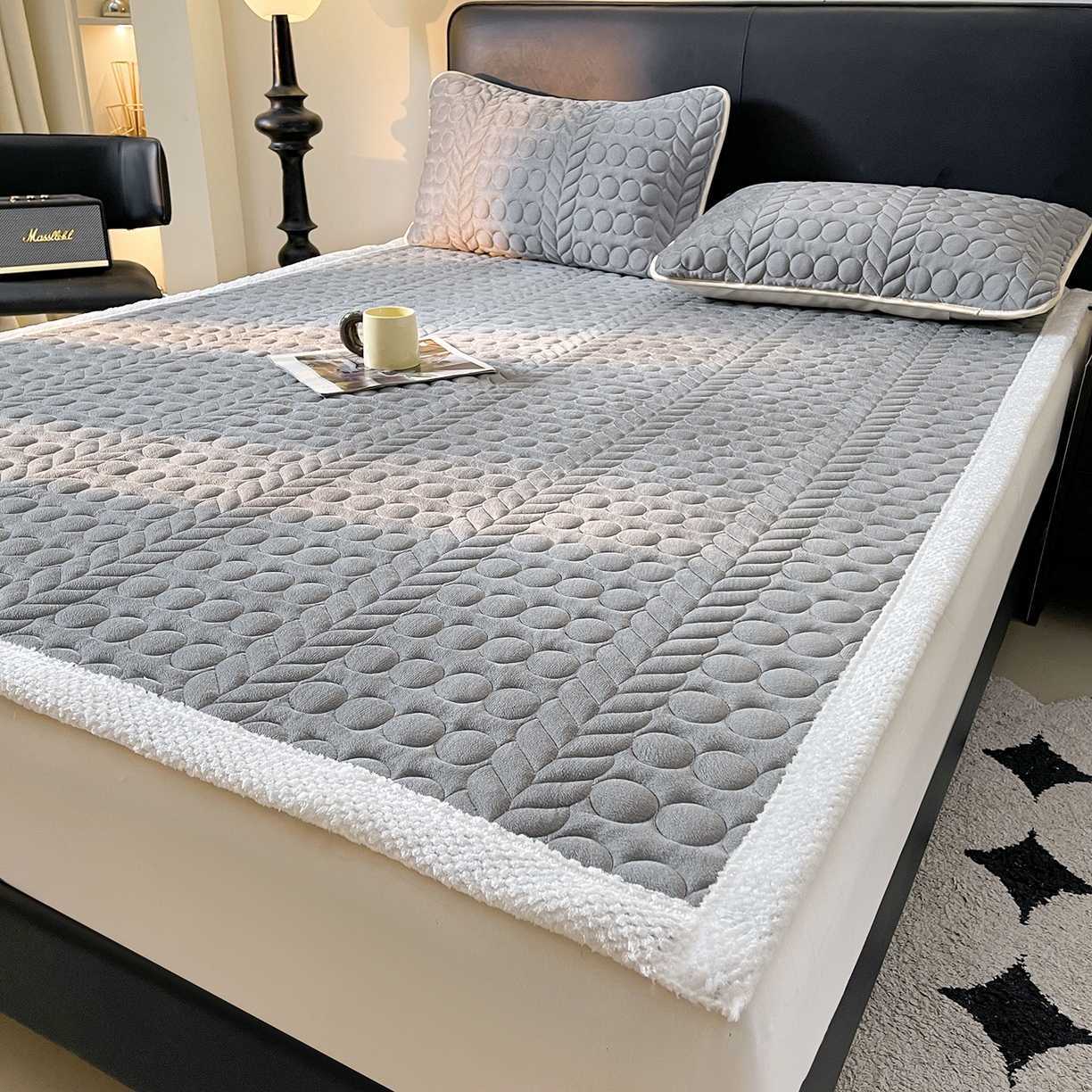 91家纺网 家纺一手货源 找家纺 希廷顿 2025新款加厚水晶绒床护垫 绅士灰