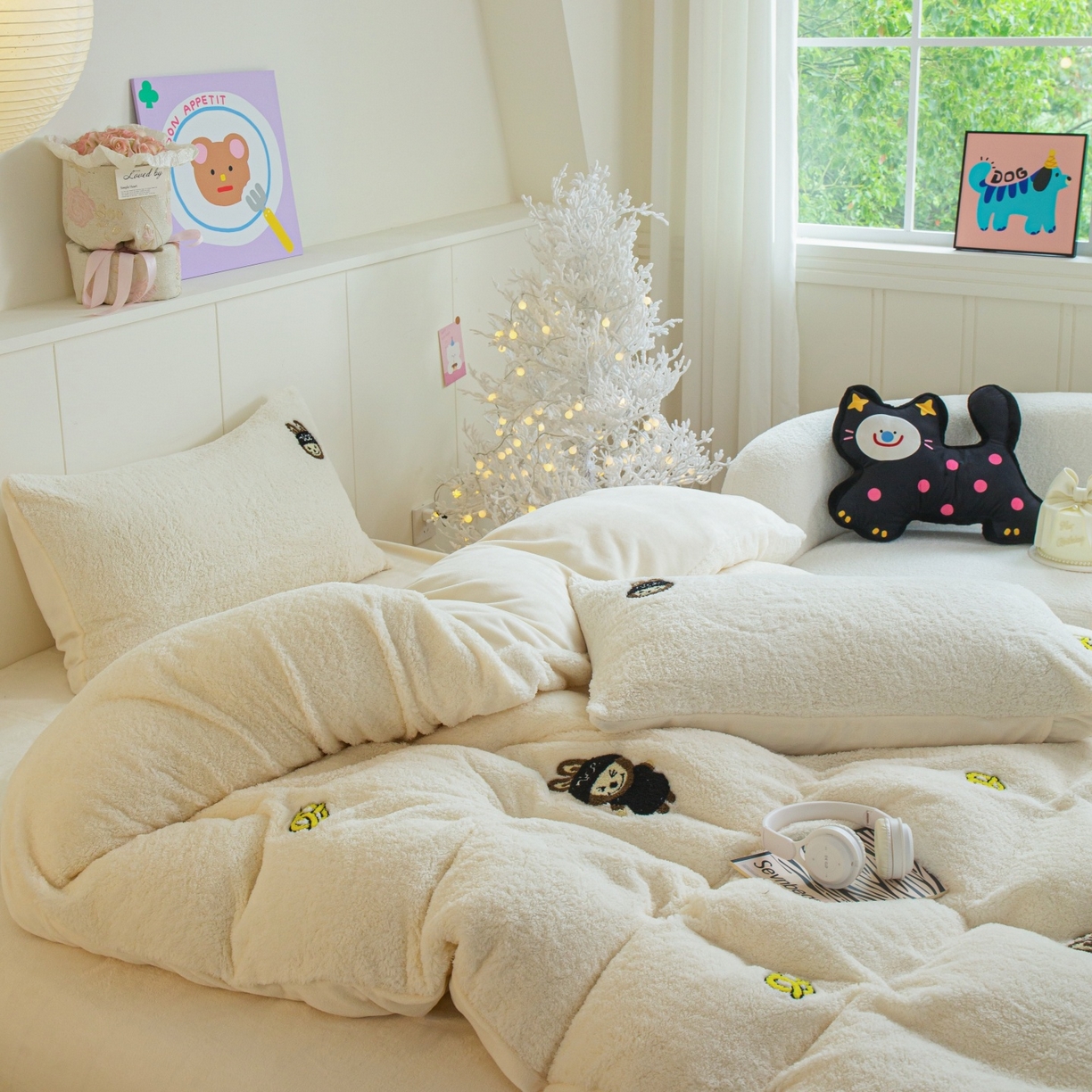 91家纺网 家纺一手货源 找家纺 庭笙 2025新款高克重泰迪绒毛巾刺绣牛奶绒四件套 bubu-米白