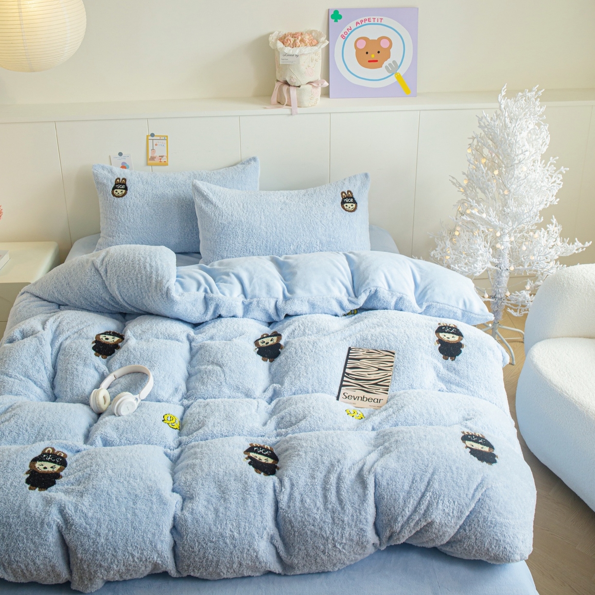 91家纺网 家纺一手货源 找家纺 庭笙 2025新款高克重泰迪绒毛巾刺绣牛奶绒四件套 bubu-浅蓝