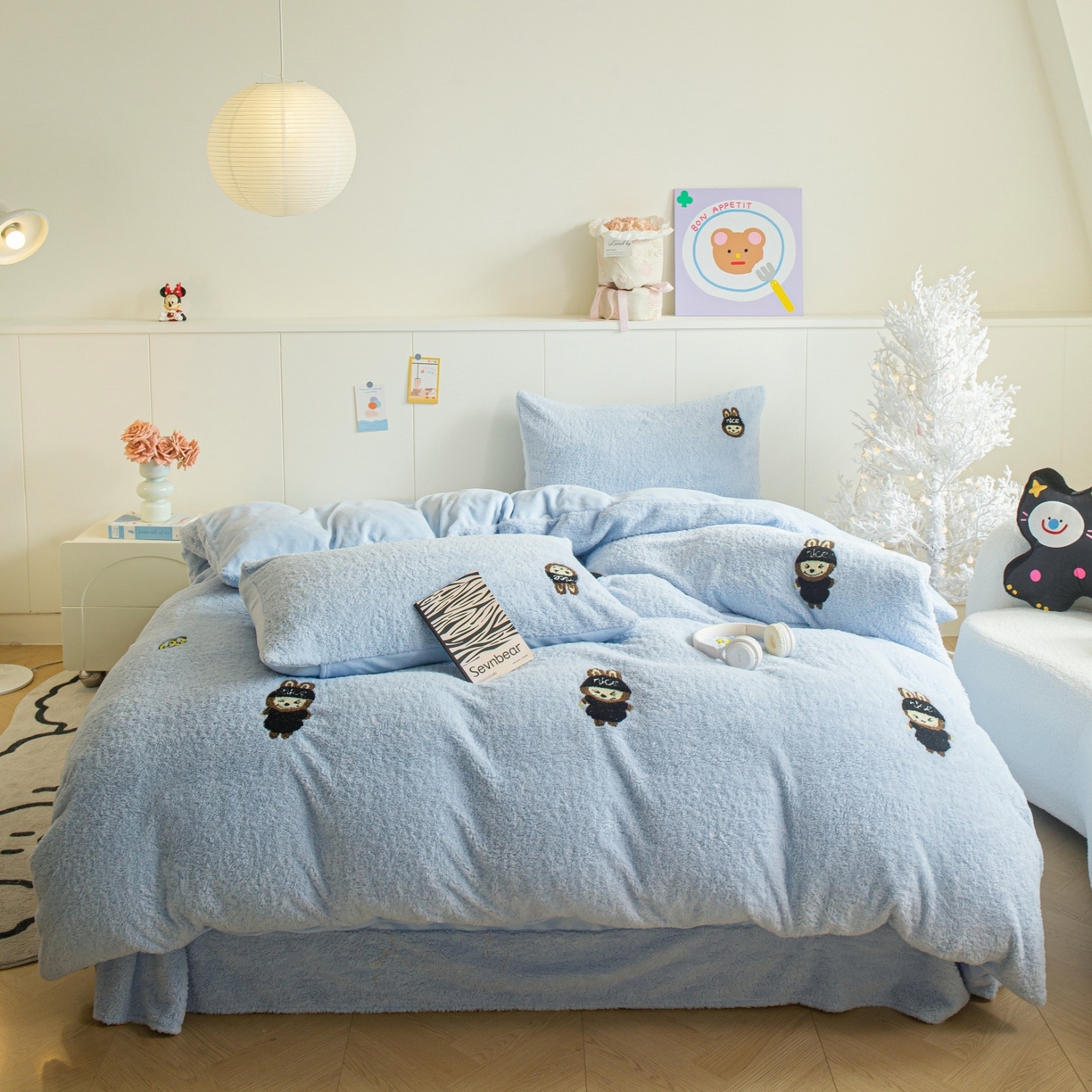 91家纺网 家纺一手货源 找家纺 庭笙 2025新款高克重泰迪绒毛巾刺绣牛奶绒四件套 bubu-浅蓝