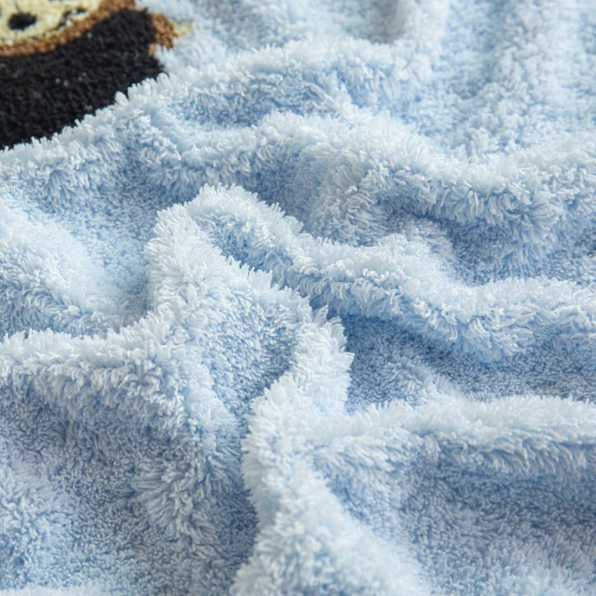 91家纺网 家纺一手货源 找家纺 庭笙 2025新款高克重泰迪绒毛巾刺绣牛奶绒四件套 bubu-浅蓝