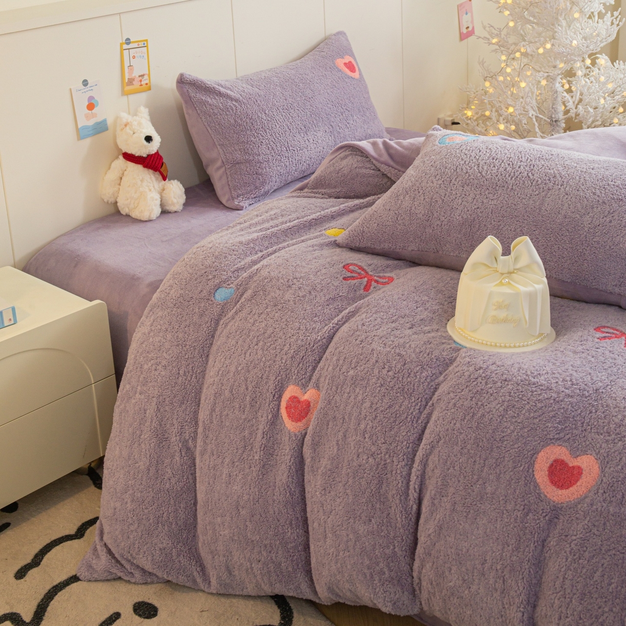 91家纺网 家纺一手货源 找家纺 庭笙 2025新款高克重泰迪绒毛巾刺绣牛奶绒四件套 爱心-紫