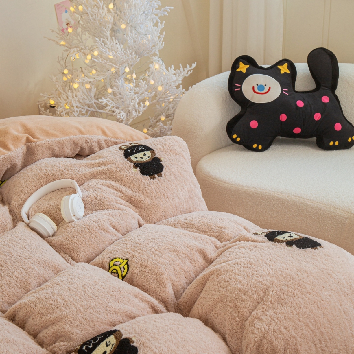 91家纺网 家纺一手货源 找家纺 庭笙 2025新款高克重泰迪绒毛巾刺绣牛奶绒四件套 bubu-奶咖