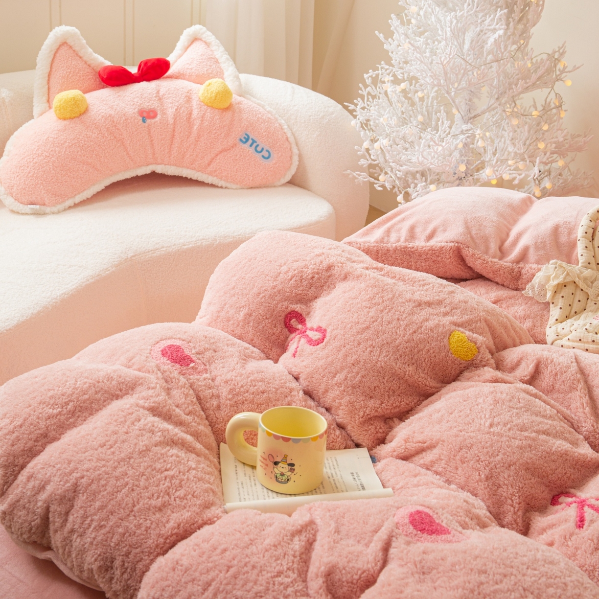 91家纺网 家纺一手货源 找家纺 庭笙 2025新款高克重泰迪绒毛巾刺绣牛奶绒四件套 爱心-粉
