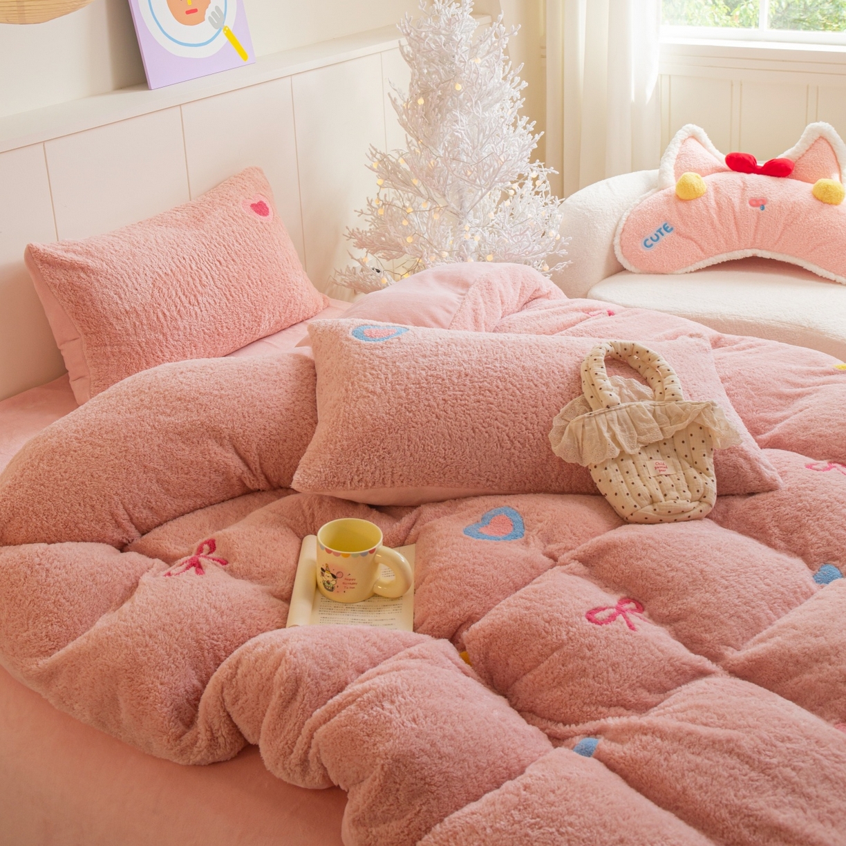 91家纺网 家纺一手货源 找家纺 庭笙 2025新款高克重泰迪绒毛巾刺绣牛奶绒四件套 爱心-粉