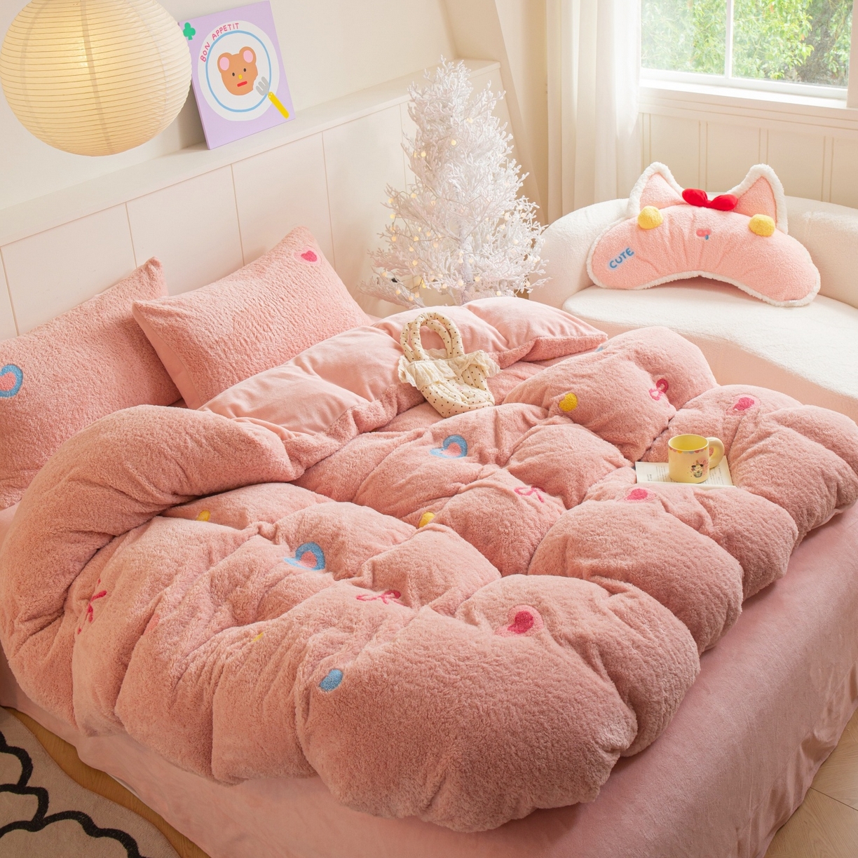 91家纺网 家纺一手货源 找家纺 庭笙 2025新款高克重泰迪绒毛巾刺绣牛奶绒四件套 爱心-粉