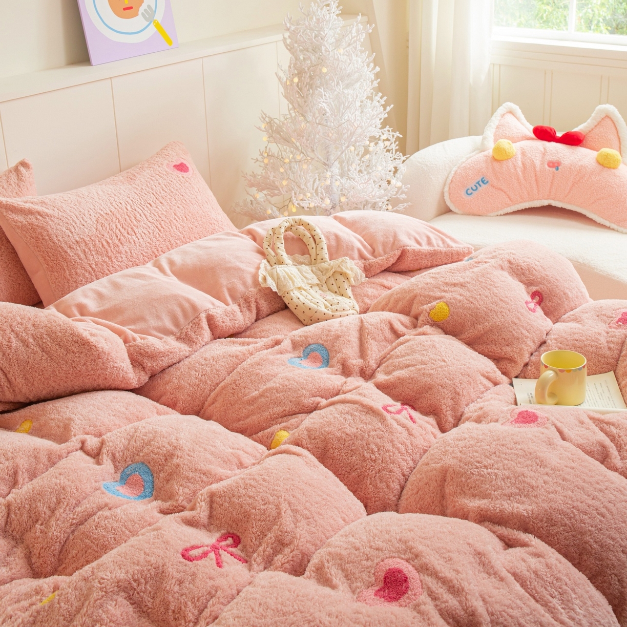 91家纺网 家纺一手货源 找家纺 庭笙 2025新款高克重泰迪绒毛巾刺绣牛奶绒四件套 爱心-粉