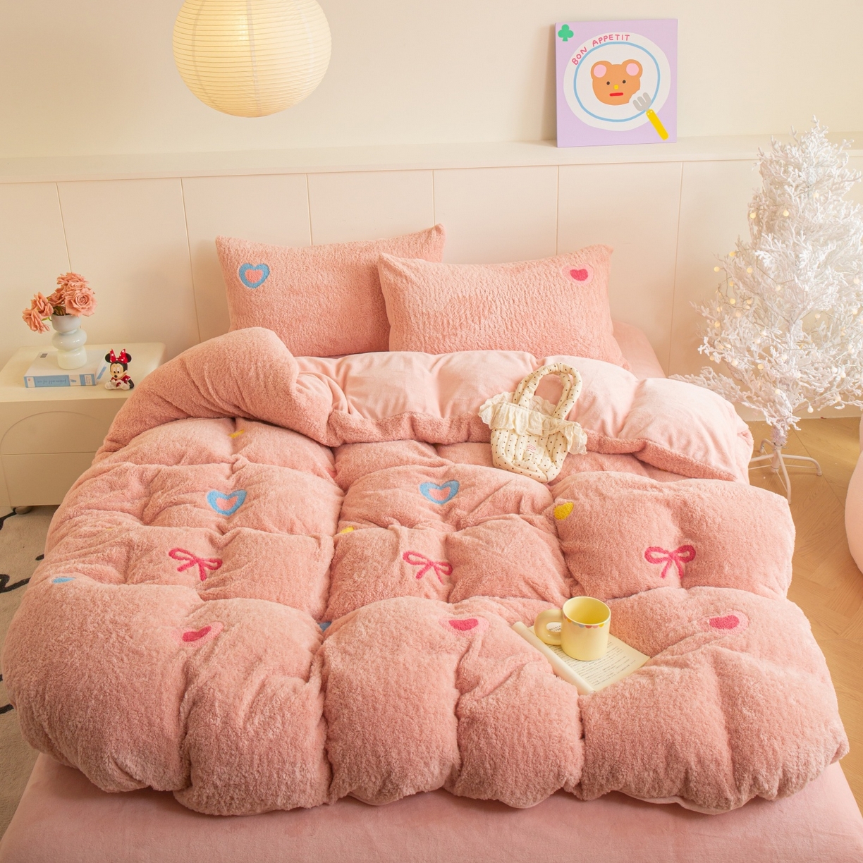 91家纺网 家纺一手货源 找家纺 庭笙 2025新款高克重泰迪绒毛巾刺绣牛奶绒四件套 爱心-粉