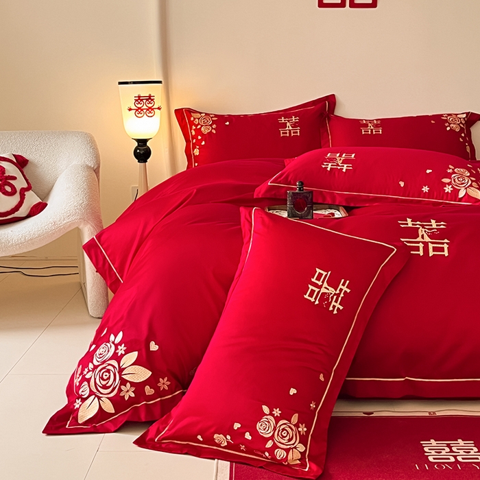 91家纺网 家纺一手货源 找家纺 置顶家纺 2025新款亲肤磨毛刺绣婚庆四件套系列-实拍 天生一对-大红