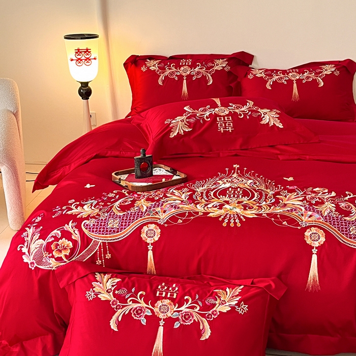 91家纺网 家纺一手货源 找家纺 置顶家纺 2025新款亲肤磨毛刺绣婚庆四件套系列-实拍 天作之合-大红