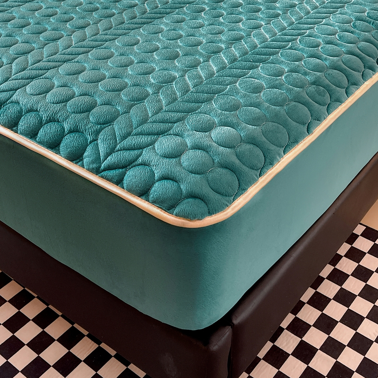 91家纺网 家纺一手货源 找家纺 希廷顿 2025新款速热水晶绒床笠 藏青色