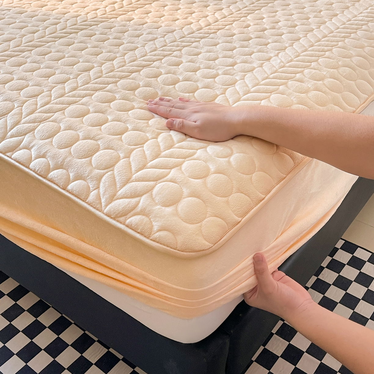 91家纺网 家纺一手货源 找家纺 希廷顿 2025新款速热水晶绒床笠 奶咖色