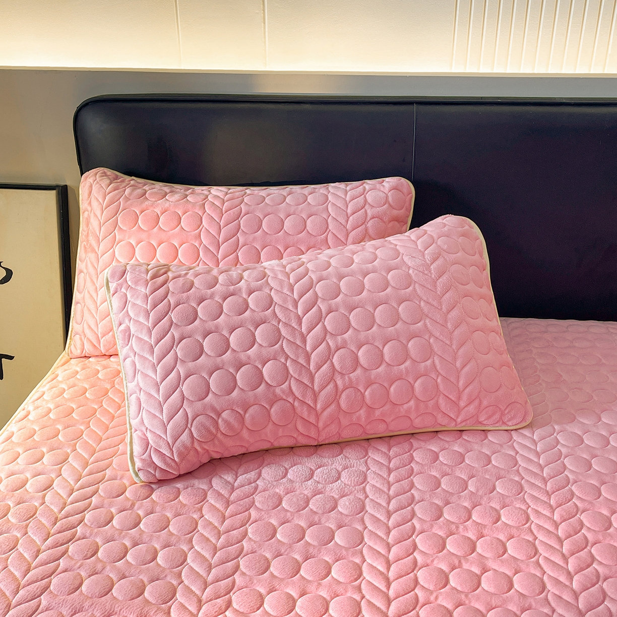 91家纺网 家纺一手货源 找家纺 希廷顿 2025新款速热水晶绒床笠 粉玉色