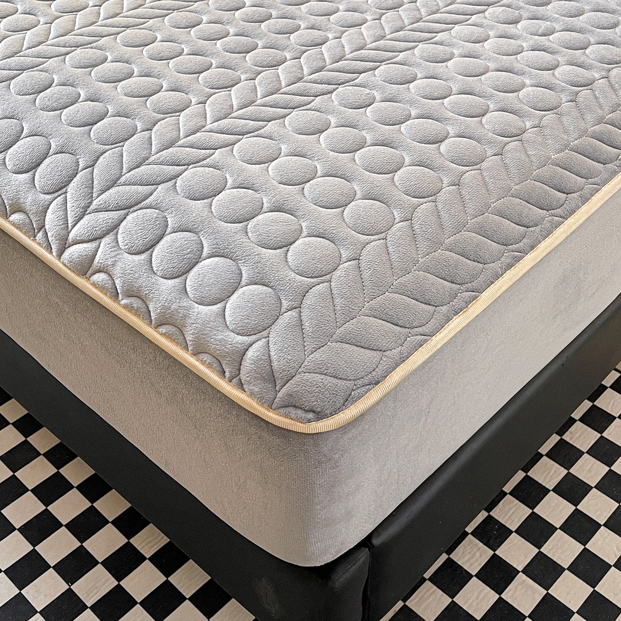 91家纺网 家纺一手货源 找家纺 希廷顿 2025新款速热水晶绒床笠 绅士灰