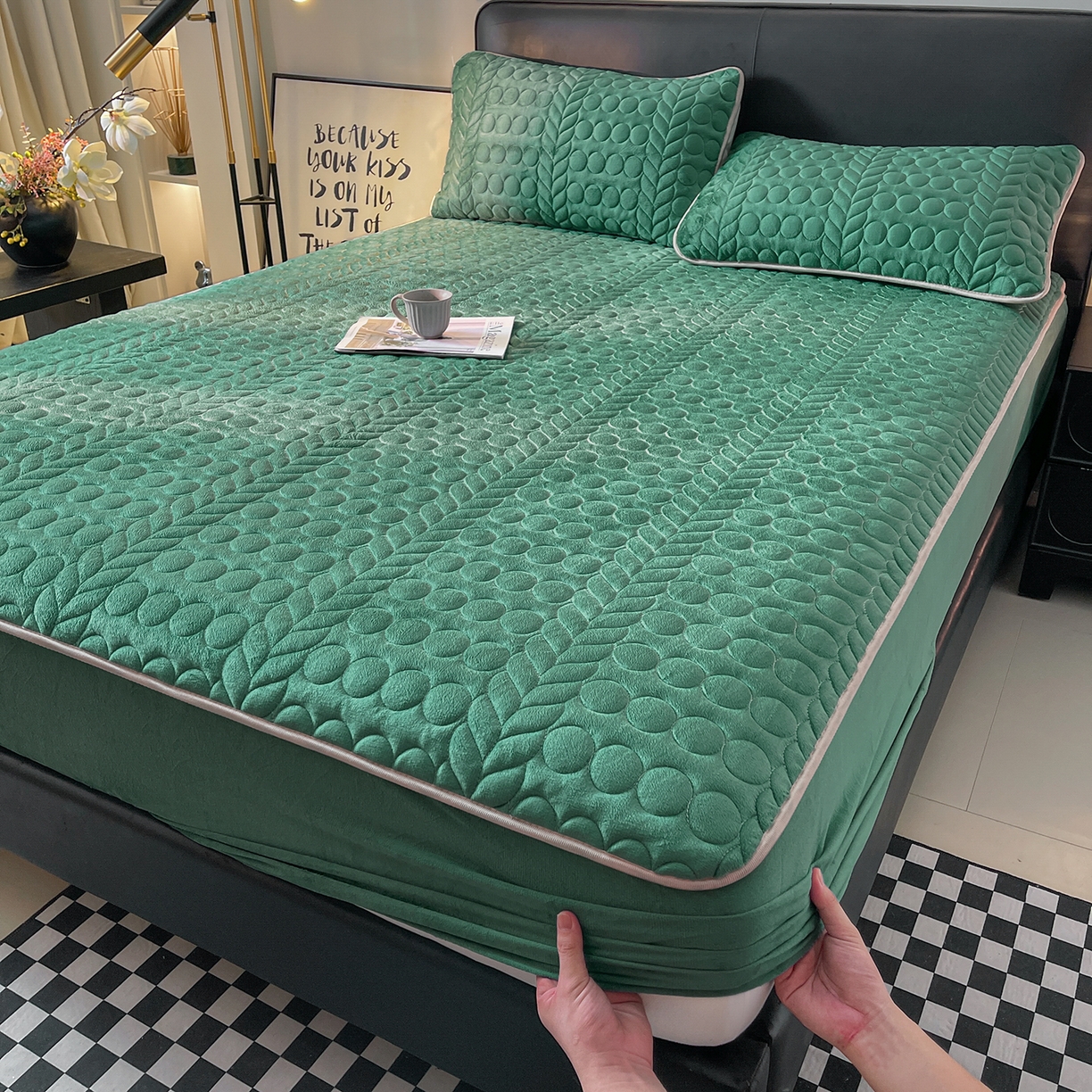 91家纺网 家纺一手货源 找家纺 希廷顿 2025新款速热水晶绒床笠 墨绿色