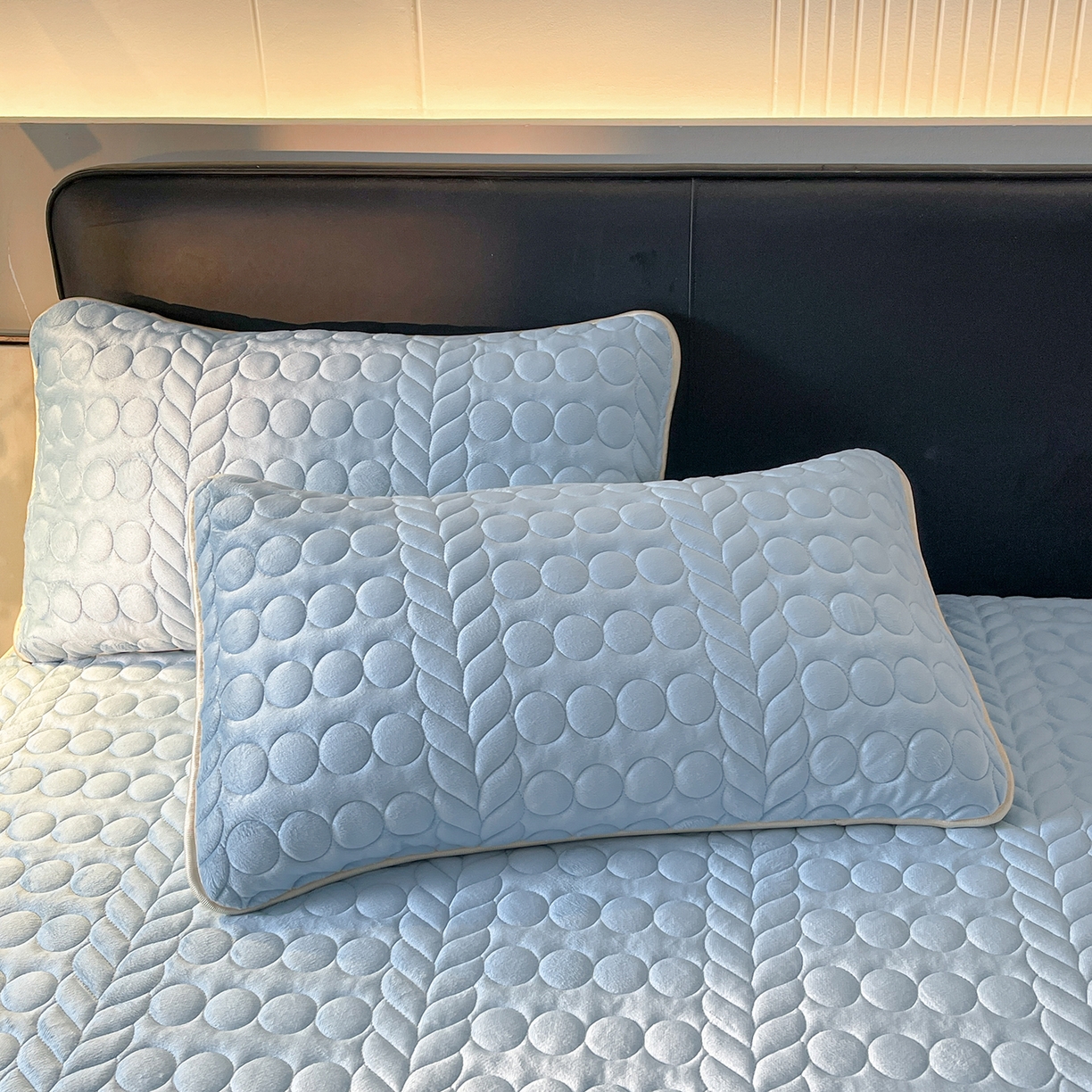 91家纺网 家纺一手货源 找家纺 希廷顿 2025新款速热水晶绒床笠 天空蓝