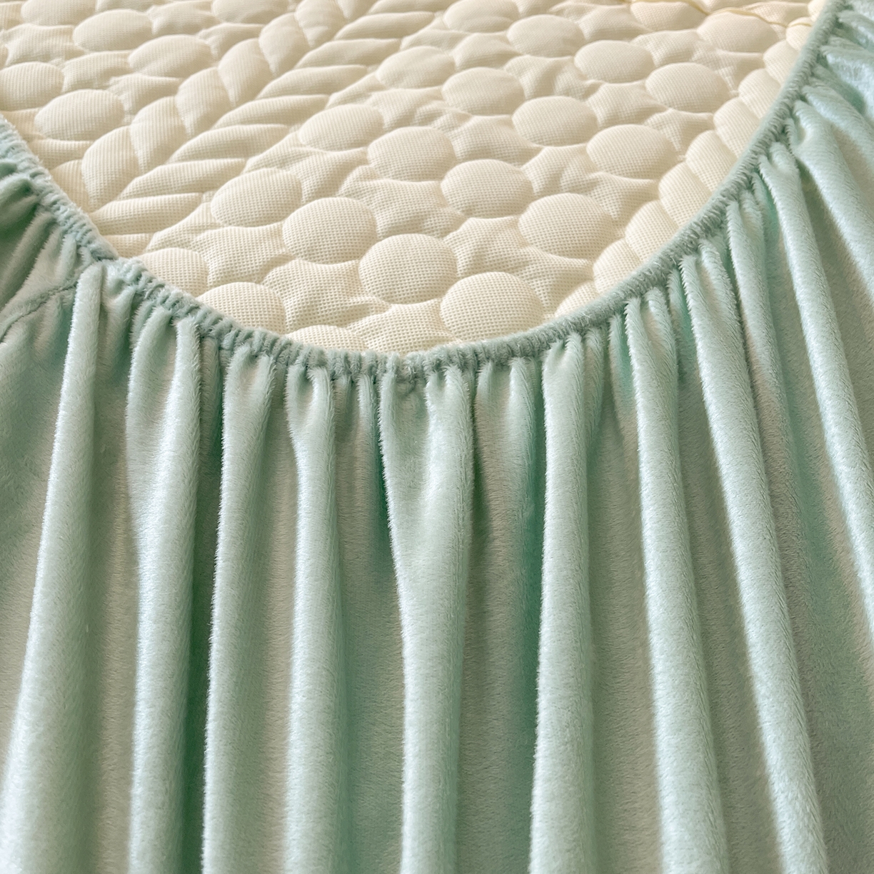 91家纺网 家纺一手货源 找家纺 希廷顿 2025新款速热水晶绒床笠 薄荷绿