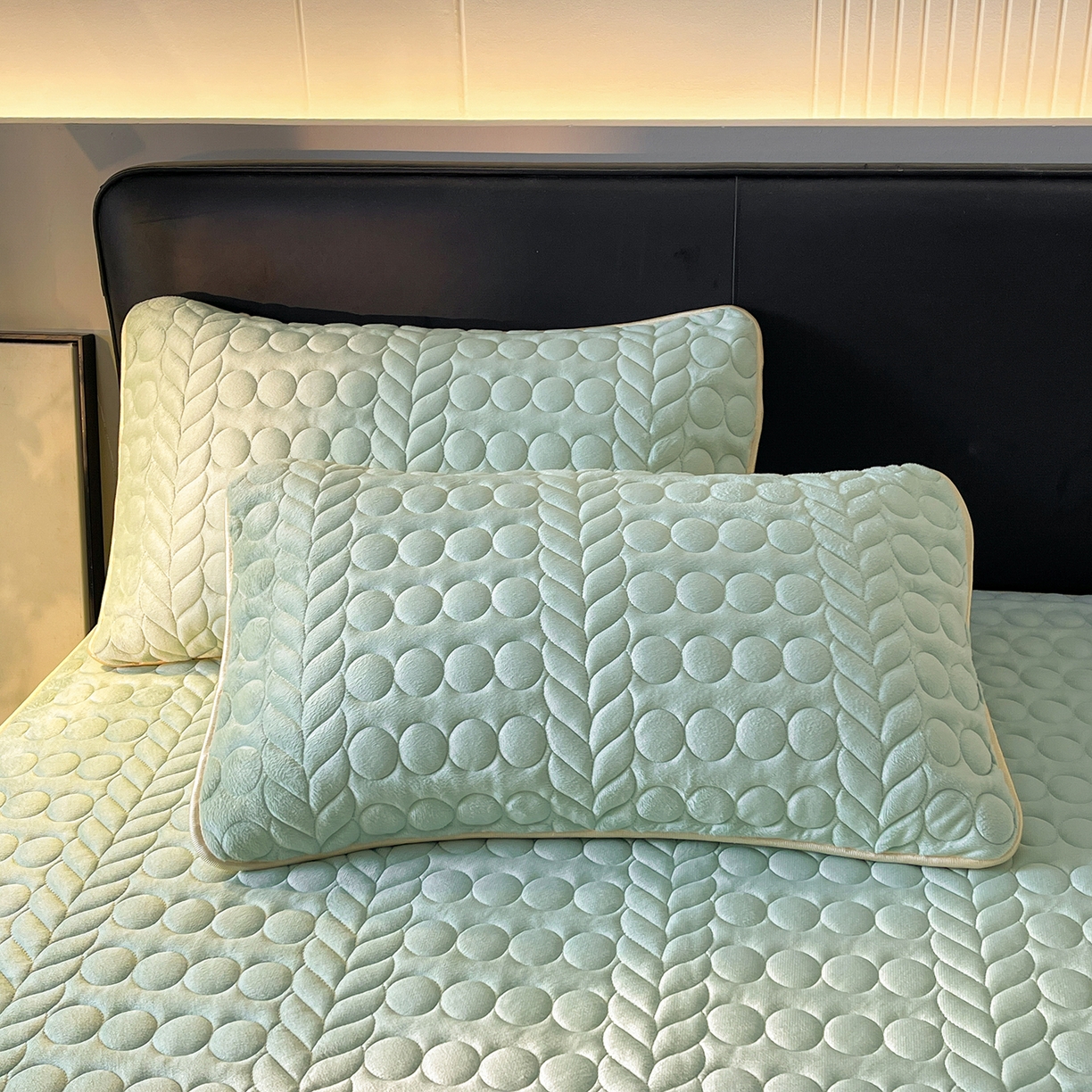 91家纺网 家纺一手货源 找家纺 希廷顿 2025新款速热水晶绒床笠 薄荷绿