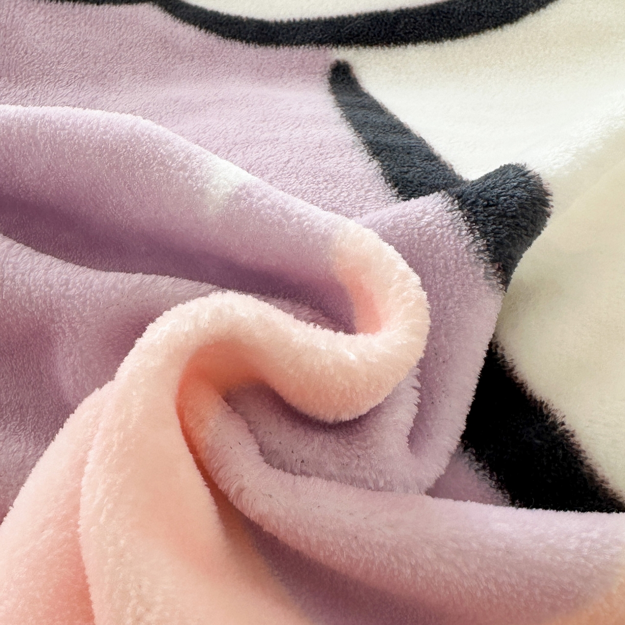 91家纺网 家纺一手货源 找家纺 一电 2025新款冬季双面牛奶珊瑚绒床上四件套法兰绒床品加绒被套床单三件套-第三批 甜筒库洛米