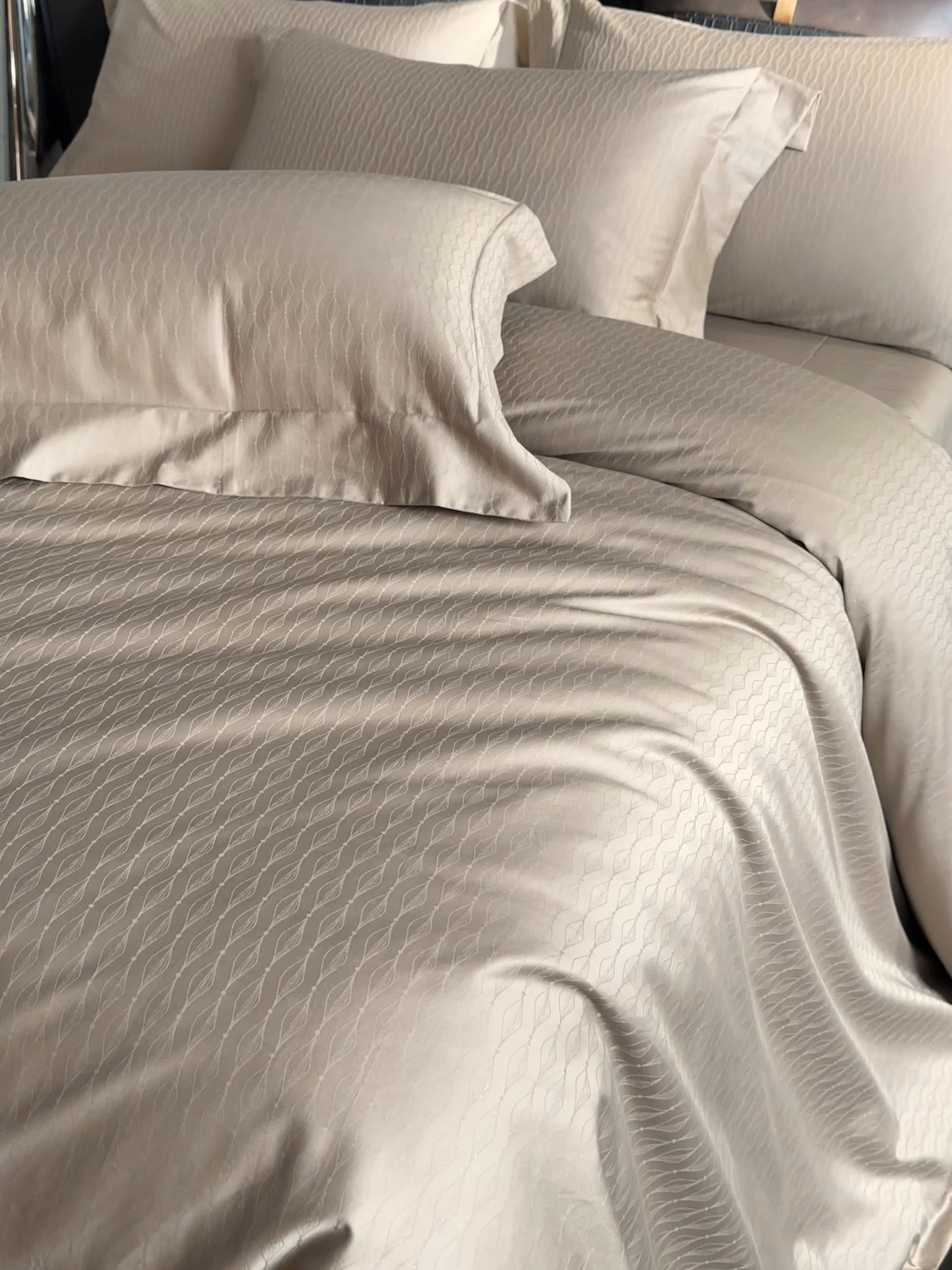 91家纺网 家纺一手货源 找家纺 小丸子家纺（不发货） 2025新款亲肤舒适高端100S长绒棉纯棉银丝提花四件套 光艺066