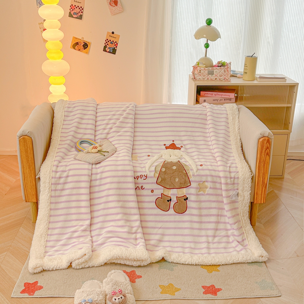 91家纺网 家纺一手货源 找家纺 （总）子钦家纺 2025新款牛奶绒条纹贴布绣翻边毛毯