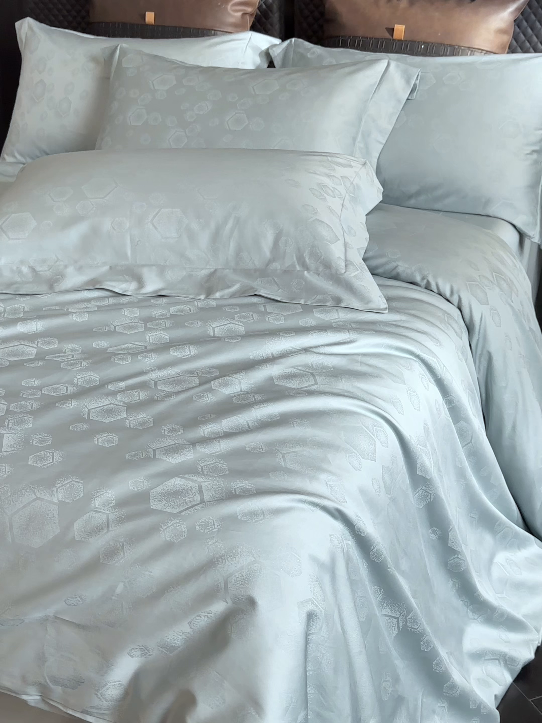 91家纺网 家纺一手货源 找家纺 小丸子家纺（不发货） 2025新款亲肤舒适高端100S长绒棉纯棉银丝提花四件套 五度空间001