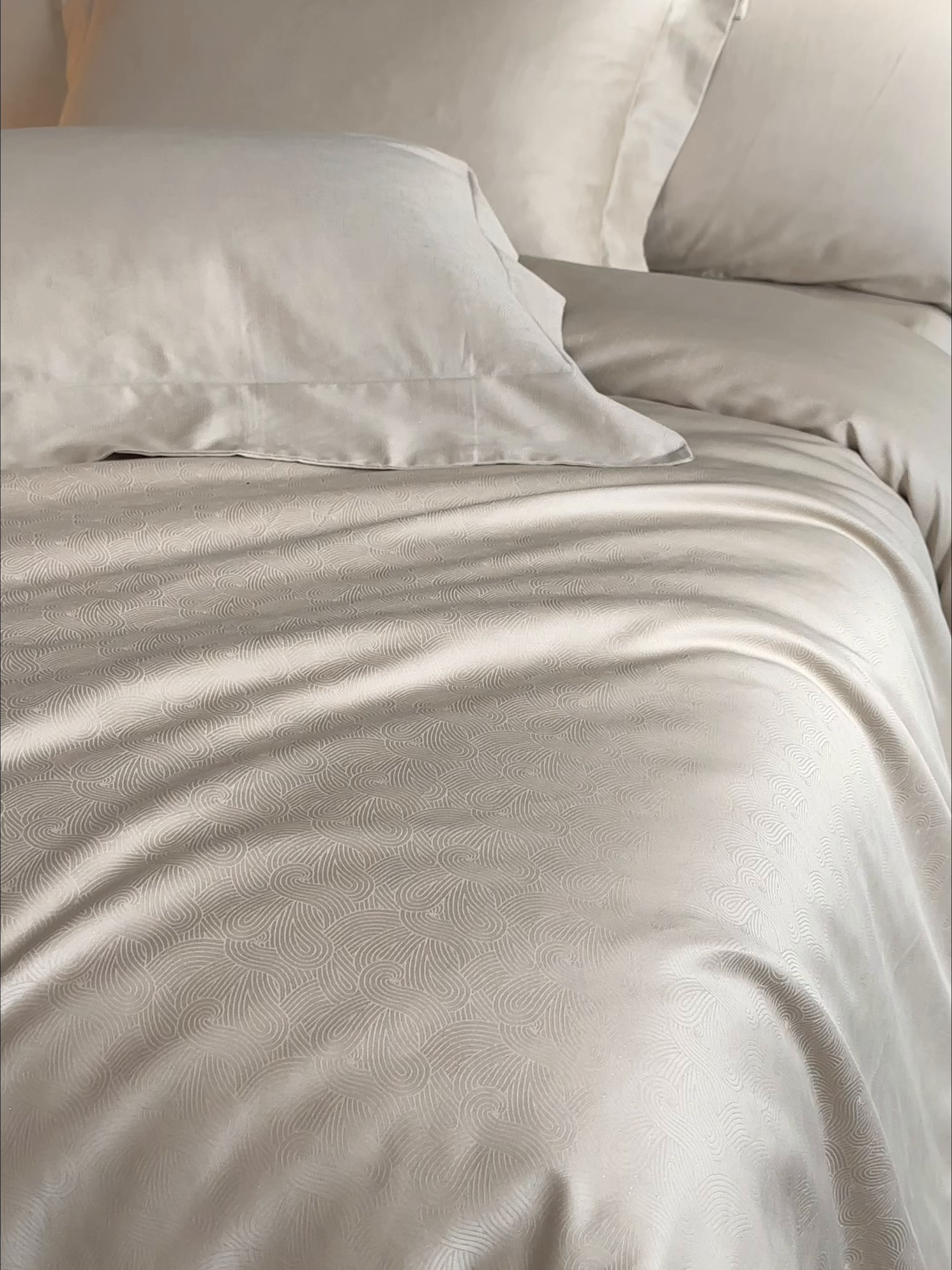 91家纺网 家纺一手货源 找家纺 小丸子家纺（不发货） 2025新款亲肤舒适高端100S长绒棉纯棉银丝提花四件套 伊思梦058