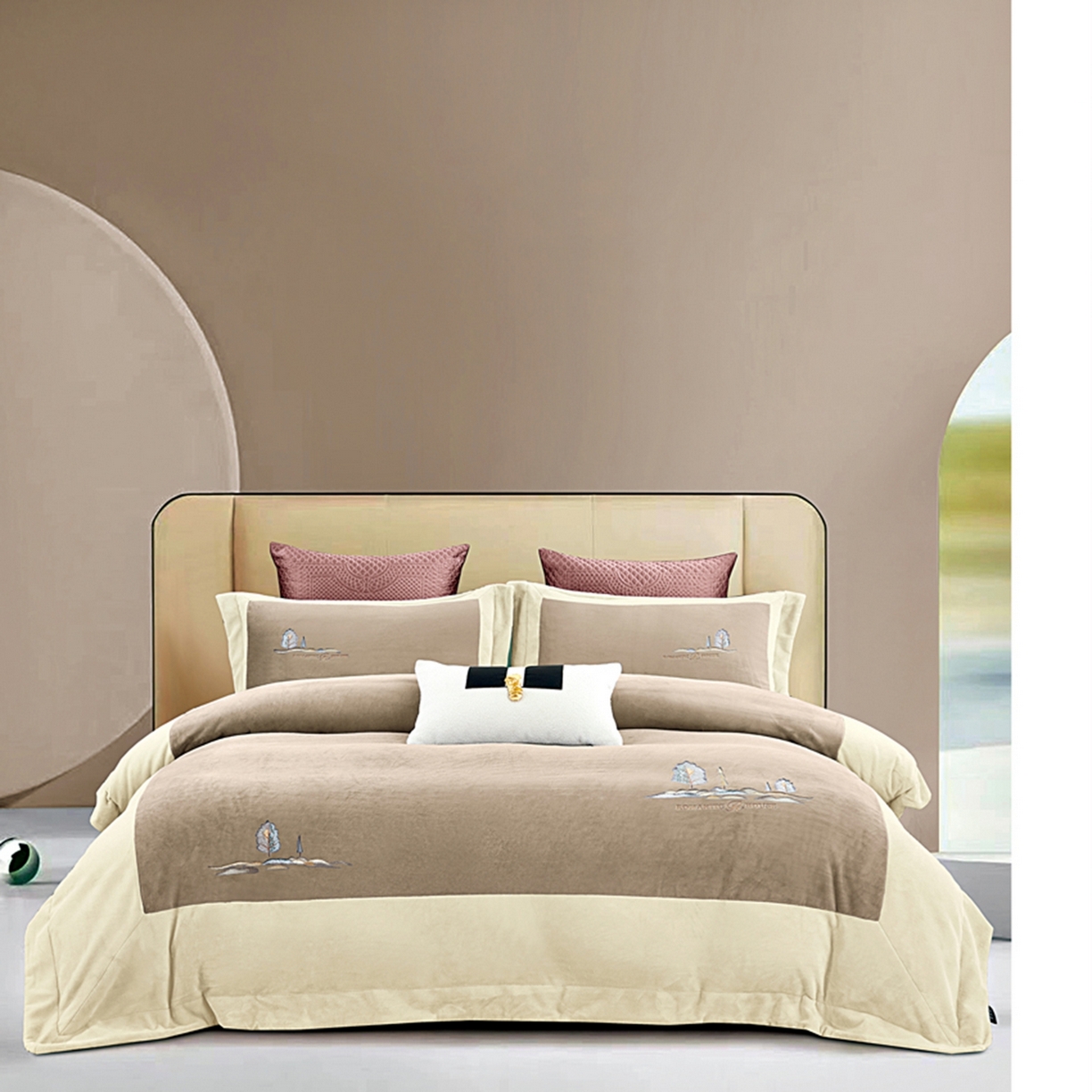 91家纺网 家纺一手货源 找家纺 芯丝路枕业 2025新款爱丁堡蚕丝绒四件套 爱丁堡-浅米咖