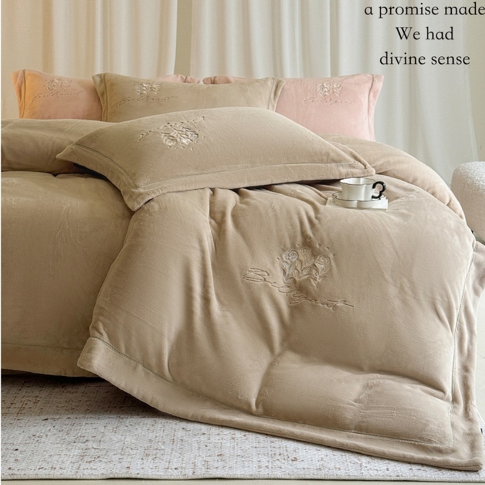 91家纺网 家纺一手货源 找家纺 （总）芯丝路枕业 2025新款蚕丝棉四件套-花园宴会系列