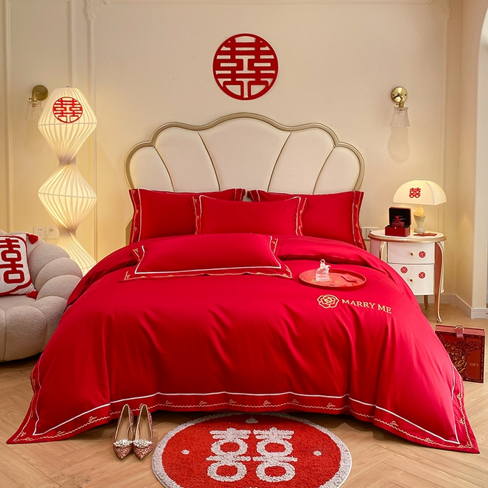 91家纺网 家纺一手货源 找家纺 置顶家纺 2025新款亲肤磨毛刺绣婚庆四件套系列-棚拍 巴黎恋人-大红