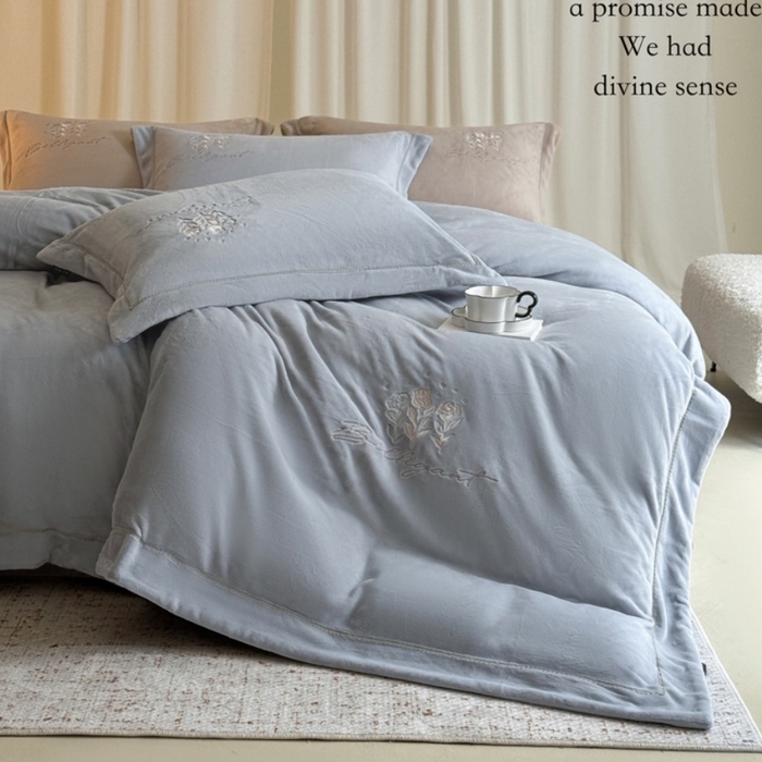 芯丝路枕业 2025新款蚕丝棉四件套-花园宴会系列 浅灰蓝