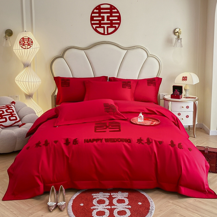 91家纺网 家纺一手货源 找家纺 置顶家纺 2025新款亲肤磨毛刺绣婚庆四件套系列-棚拍 欢喜.喜乐-大红