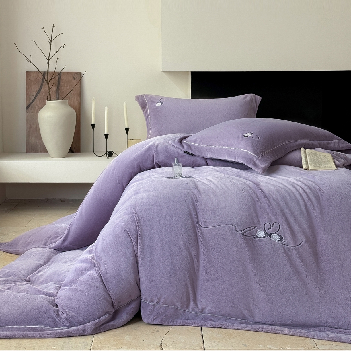 91家纺网 家纺一手货源 找家纺 芯丝路枕业 2025新款蚕丝棉四件套-月桂故事系列 格调紫