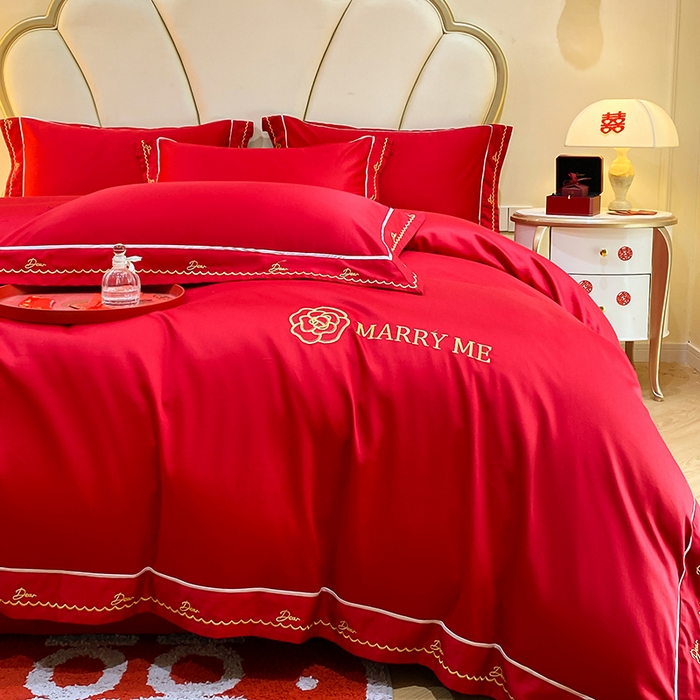 91家纺网 家纺一手货源 找家纺 置顶家纺 2025新款亲肤磨毛刺绣婚庆四件套系列-棚拍 巴黎恋人-大红