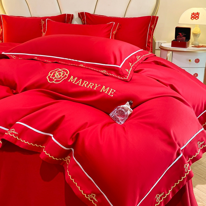 91家纺网 家纺一手货源 找家纺 置顶家纺 2025新款亲肤磨毛刺绣婚庆四件套系列-棚拍 巴黎恋人-大红