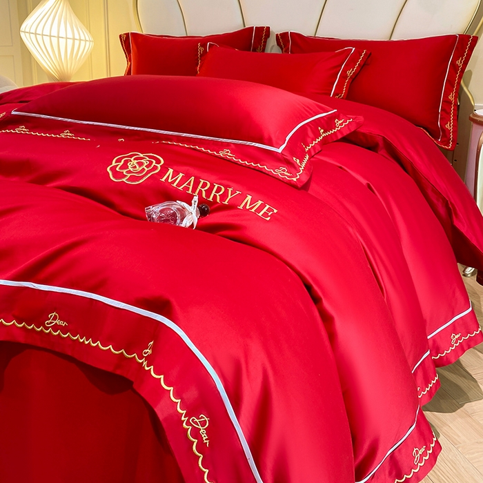 91家纺网 家纺一手货源 找家纺 置顶家纺 2025新款亲肤磨毛刺绣婚庆四件套系列-棚拍 巴黎恋人-大红