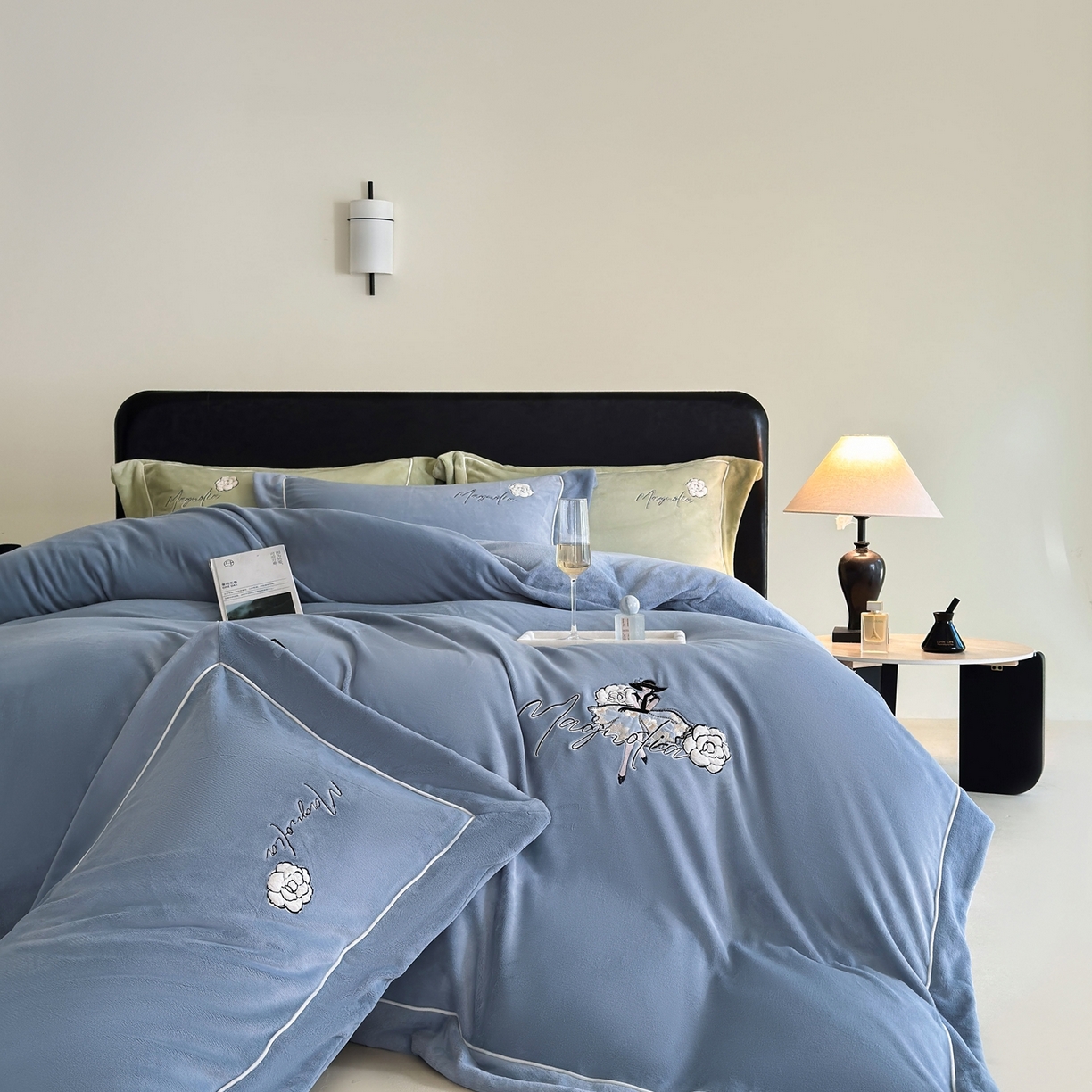 芯丝路枕业 2025新款丽莎蚕丝绒四件套 丽莎-极光蓝