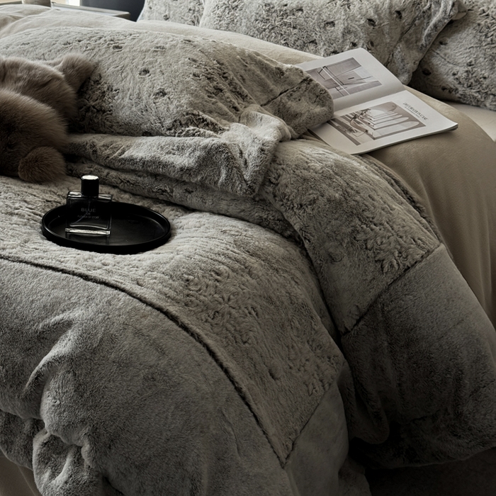 91家纺网 家纺一手货源 找家纺 丞音家纺 2025秋冬新款A类轻奢皮草绒加厚水貂绒保暖牛奶绒床上用品珊瑚绒四件套床单被套 路易斯-深咖色