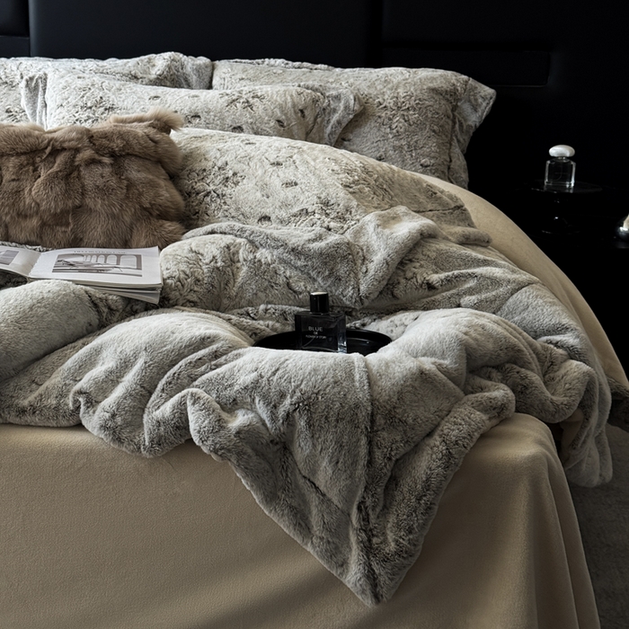 91家纺网 家纺一手货源 找家纺 丞音家纺 2025秋冬新款A类轻奢皮草绒加厚水貂绒保暖牛奶绒床上用品珊瑚绒四件套床单被套 路易斯-深咖色
