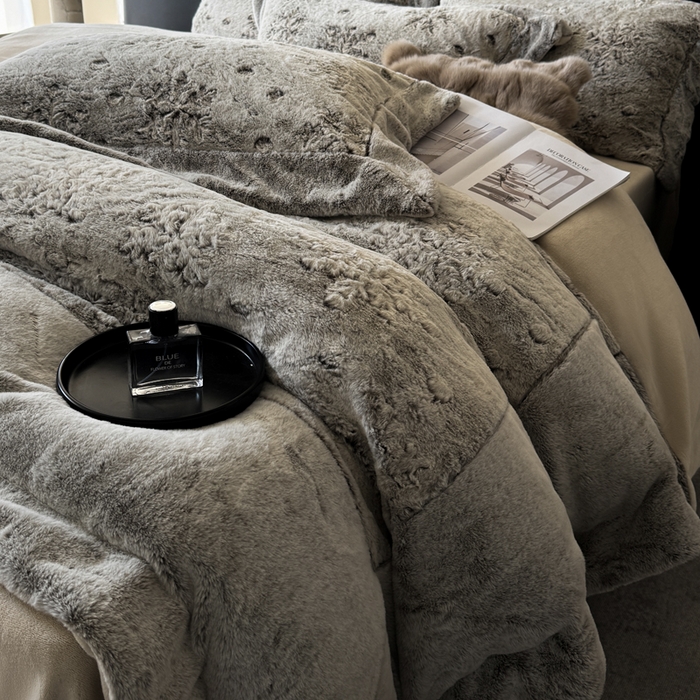 91家纺网 家纺一手货源 找家纺 丞音家纺 2025秋冬新款A类轻奢皮草绒加厚水貂绒保暖牛奶绒床上用品珊瑚绒四件套床单被套 路易斯-深咖色