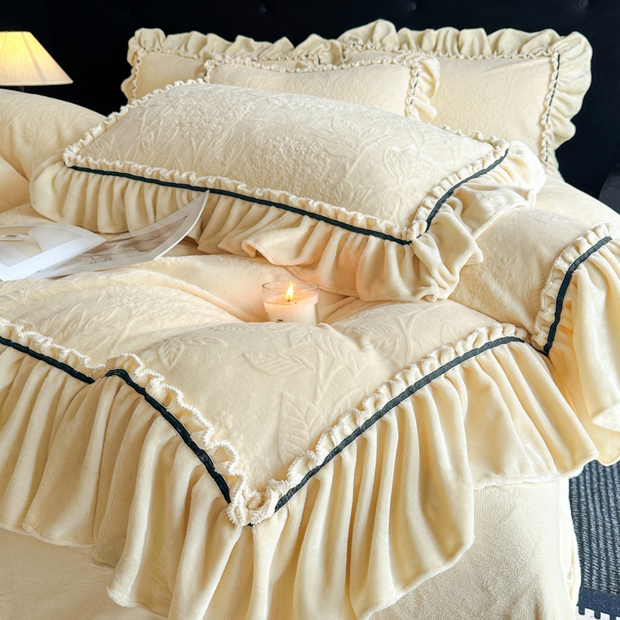 91家纺网 家纺一手货源 找家纺 （总）诺梵家纺 2025新款花边款雕花牛奶绒四件套