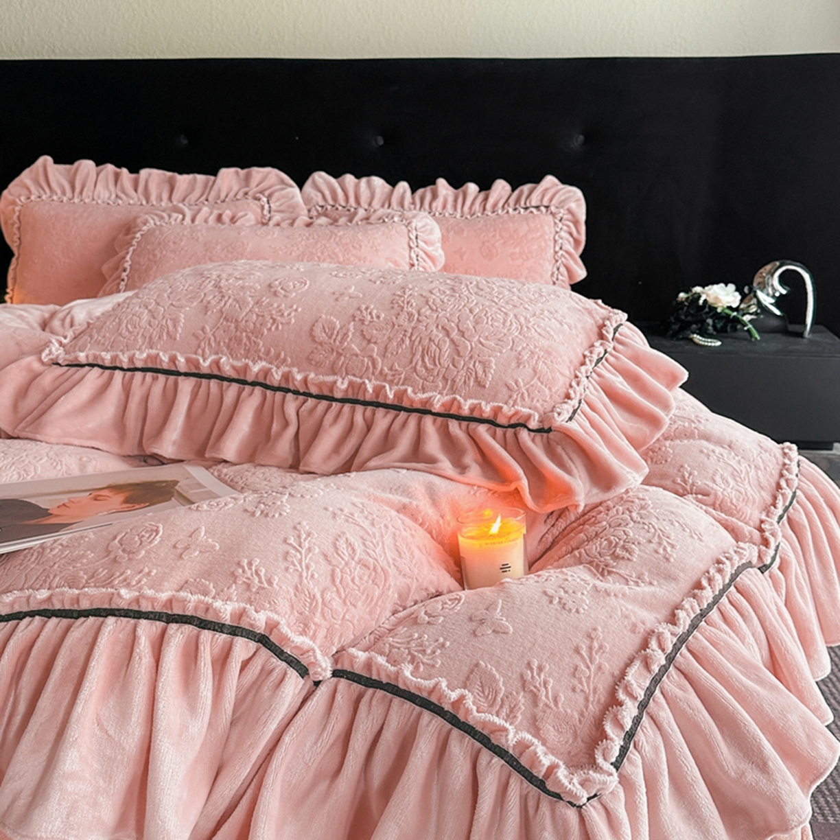 91家纺网 家纺一手货源 找家纺 （总）诺梵家纺 2025新款花边款雕花牛奶绒四件套