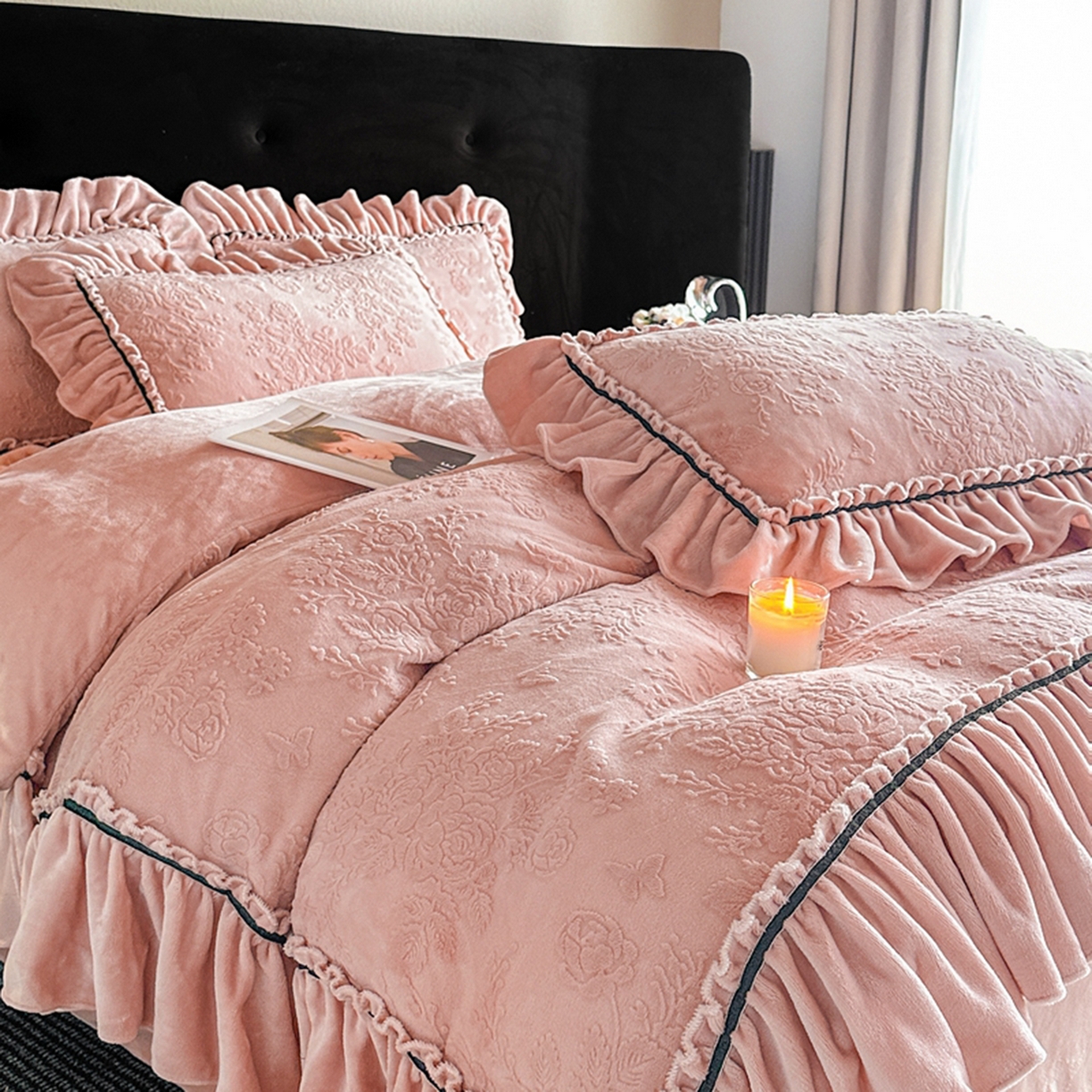 91家纺网 家纺一手货源 找家纺 （总）诺梵家纺 2025新款花边款雕花牛奶绒四件套