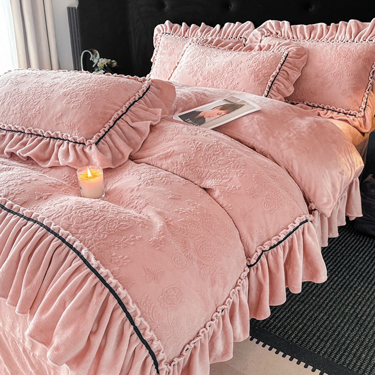 91家纺网 家纺一手货源 找家纺 （总）诺梵家纺 2025新款花边款雕花牛奶绒四件套