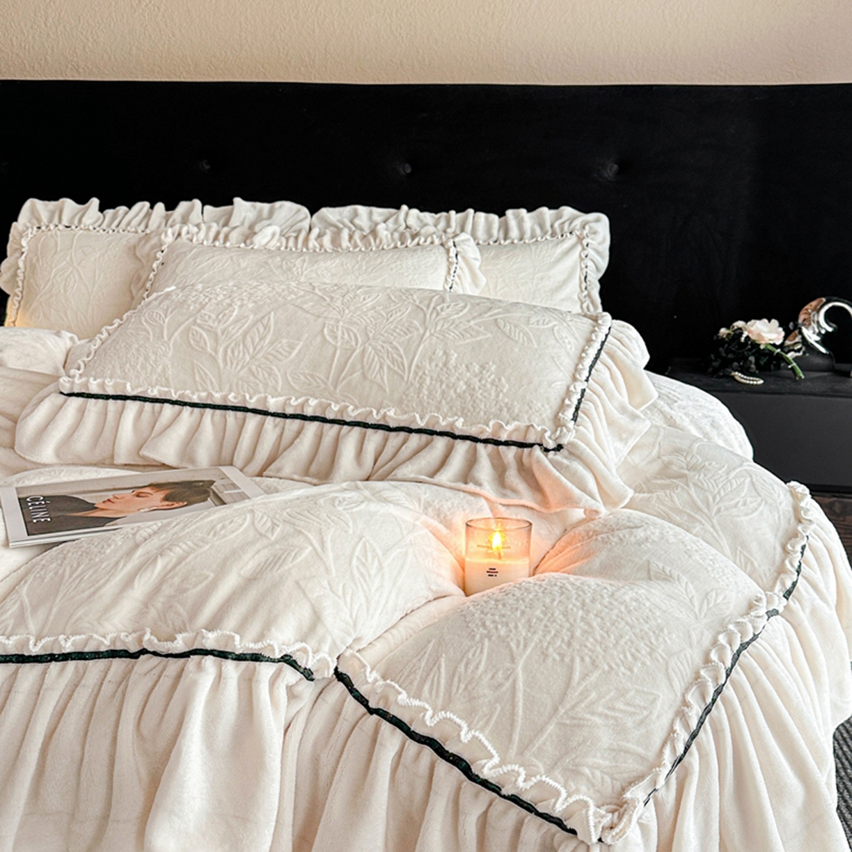 91家纺网 家纺一手货源 找家纺 诺梵家纺 2025新款花边款雕花牛奶绒四件套 幸福花-米白