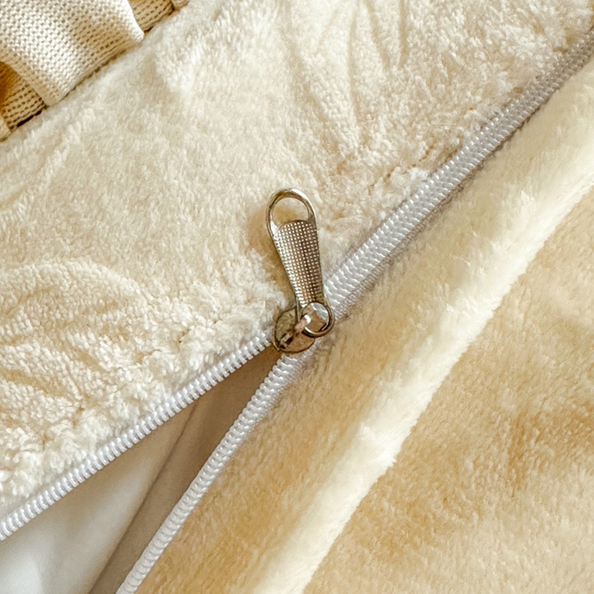 91家纺网 家纺一手货源 找家纺 诺梵家纺 2025新款花边款雕花牛奶绒四件套 幸福花-黄