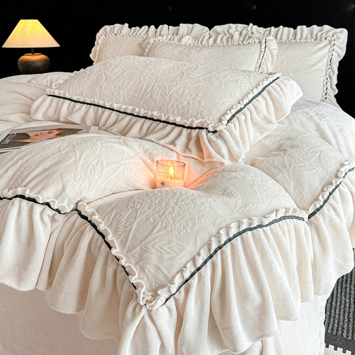 诺梵家纺 2025新款花边款雕花牛奶绒四件套 幸福花-米白