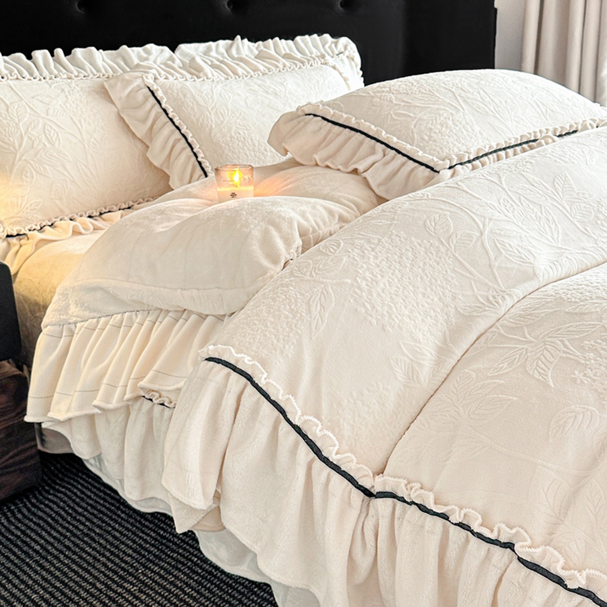 91家纺网 家纺一手货源 找家纺 诺梵家纺 2025新款花边款雕花牛奶绒四件套 幸福花-米白