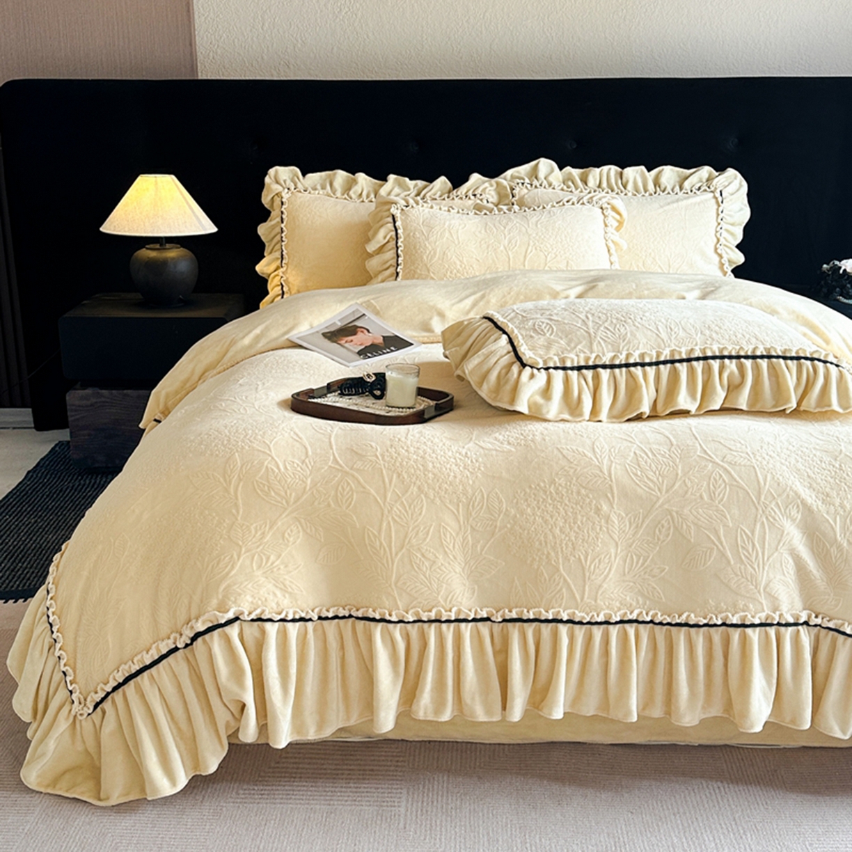 91家纺网 家纺一手货源 找家纺 诺梵家纺 2025新款花边款雕花牛奶绒四件套 幸福花-黄