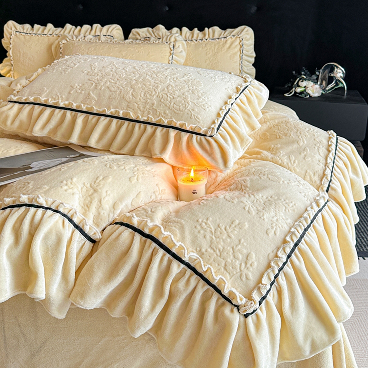 91家纺网 家纺一手货源 找家纺 诺梵家纺 2025新款花边款雕花牛奶绒四件套 芊黛-黄